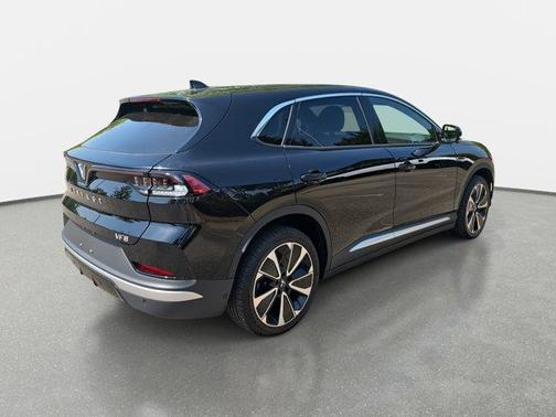 2025 VinFast VF 8 Plus