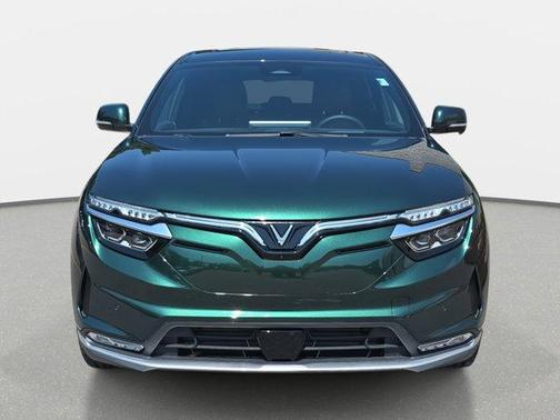 2025 VinFast VF 8 Plus