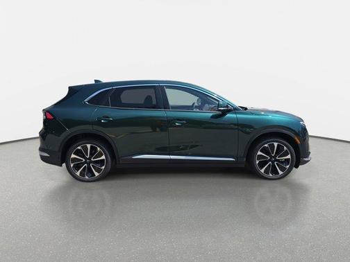 2025 VinFast VF 8 Plus
