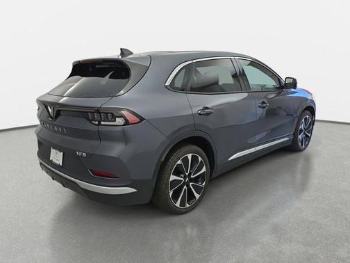 2025 VinFast VF 8 Plus