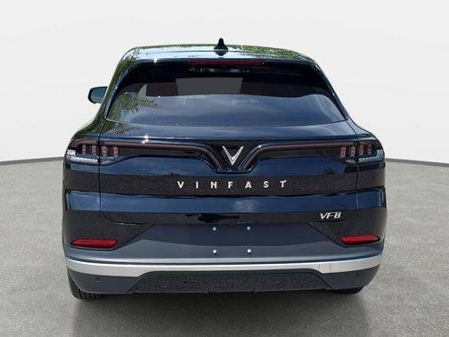 2025 VinFast VF 8 Eco