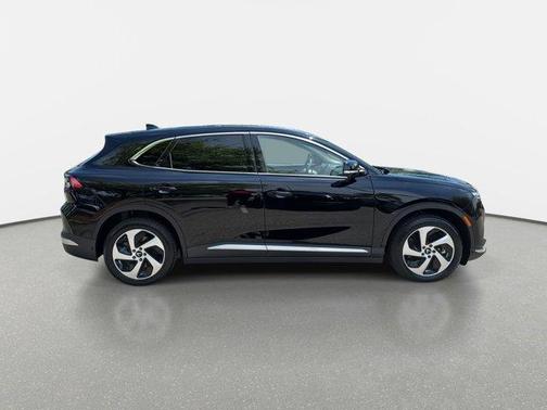 2025 VinFast VF 8 Eco
