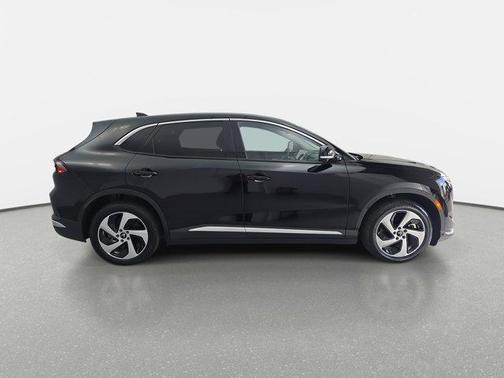 2025 VinFast VF 8 Eco