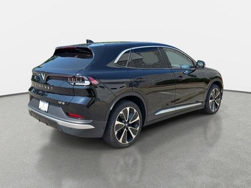 2025 VinFast VF 8 Plus