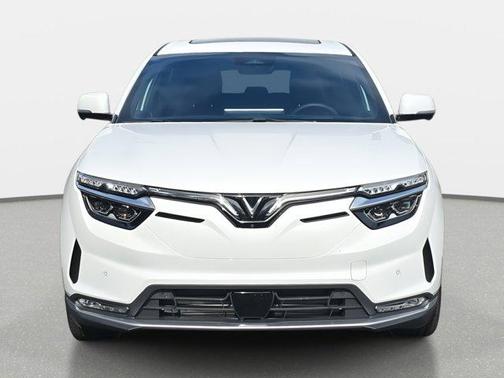 2025 VinFast VF 8 Plus