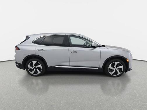 2025 VinFast VF 8 Eco