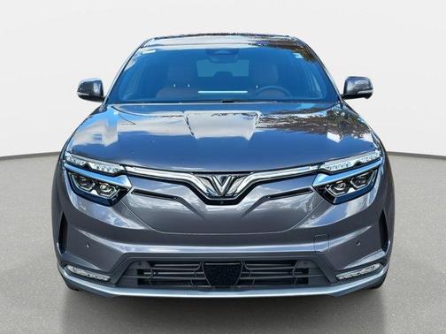 2025 VinFast VF 8 Plus