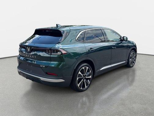 2025 VinFast VF 8 Plus