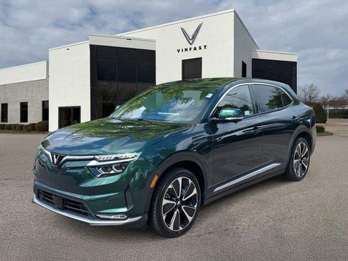 2025 VinFast VF 8 Plus