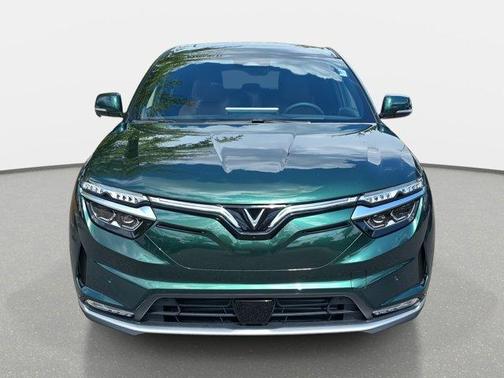 2025 VinFast VF 8 Plus