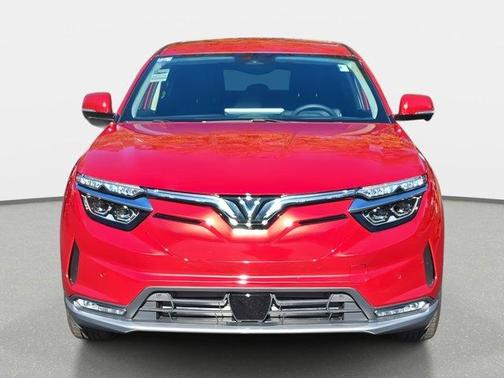 2025 VinFast VF 8 Eco