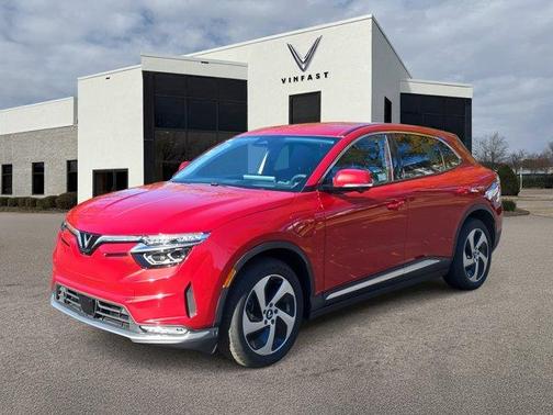 2025 VinFast VF 8 Eco