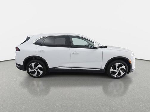 2025 VinFast VF 8 Eco