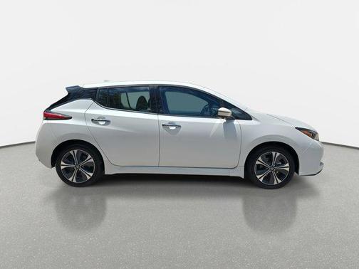 2022 Nissan Leaf SL PLUS