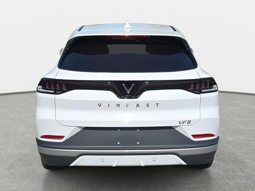 2025 VinFast VF 8 Eco