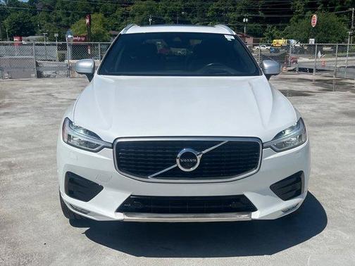 Crystal White Pearl 2019 Volvo XC60 T5 R-Design