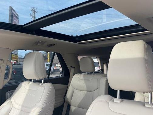 2023 Ford Explorer Platinum