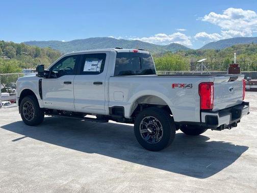 Avalanche 2026 Ford F-250 XL