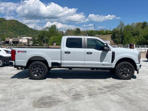Avalanche 2026 Ford F-250 XL