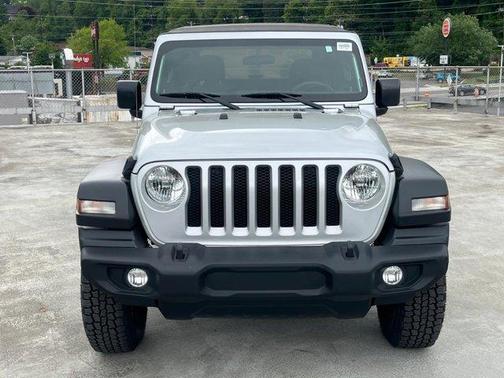 Silver Zynith Clearcoat 2022 Jeep Wrangler Sport