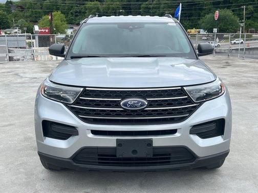 Iconic Silver Metallic 2023 Ford Explorer XLT