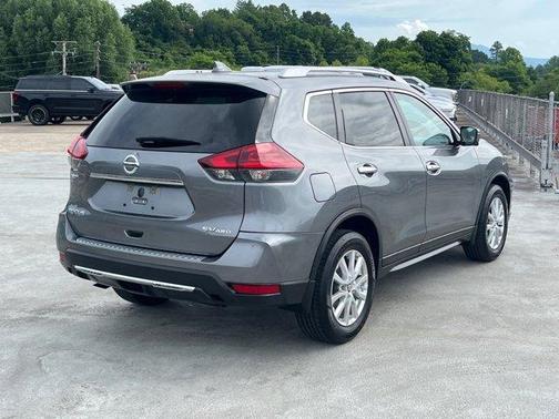 Gun Metallic 2018 Nissan Rogue SV