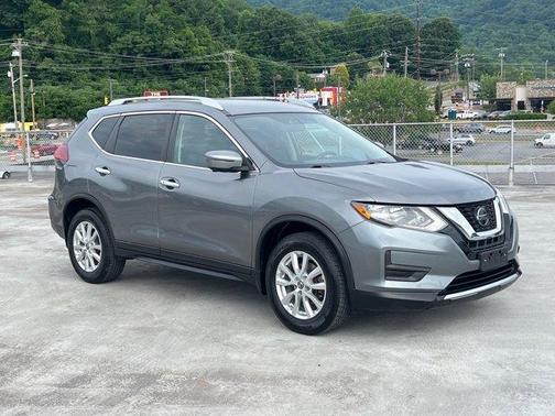 Gun Metallic 2018 Nissan Rogue SV