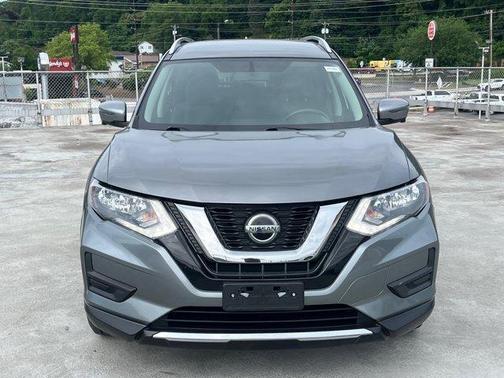 Gun Metallic 2018 Nissan Rogue SV