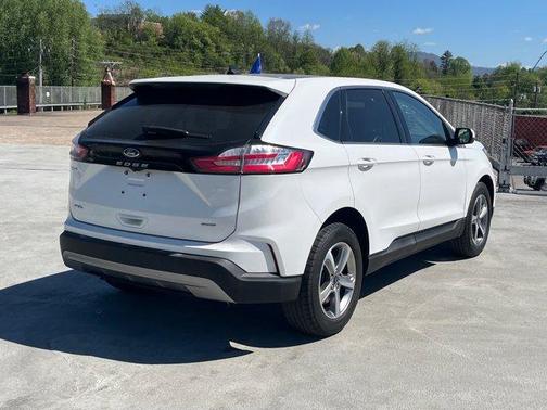 White Metallic 2022 Ford Edge SEL