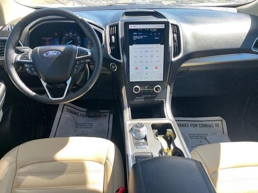 White Metallic 2022 Ford Edge SEL