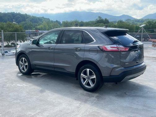 Gray Metallic 2021 Ford Edge SEL