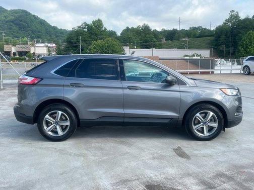 Gray Metallic 2021 Ford Edge SEL
