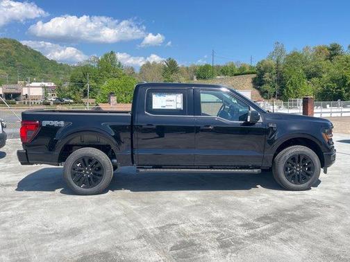 Agate Black Metallic 2026 Ford F-150 XLT