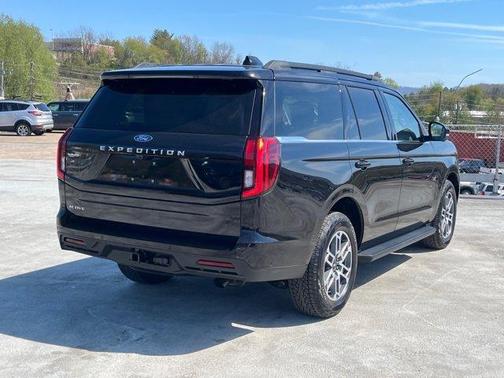 Agate Black Metallic 2025 Ford Expedition Active
