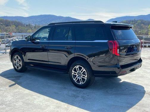Agate Black Metallic 2025 Ford Expedition Active