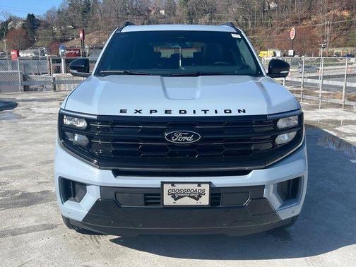 Glacier Gray Metallic 2026 Ford Expedition Platinum