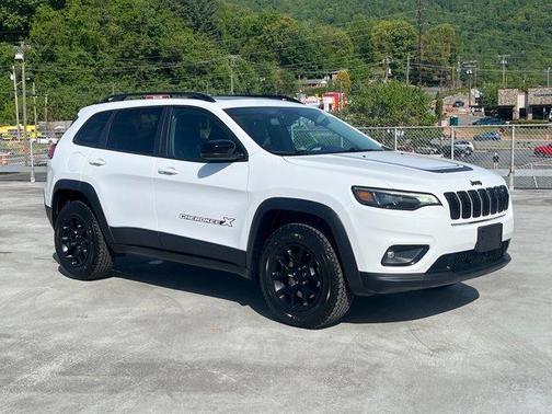 Bright White Clearcoat 2022 Jeep Cherokee X