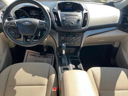 Ruby Red Metallic Tinted Clearcoat 2017 Ford Escape SE