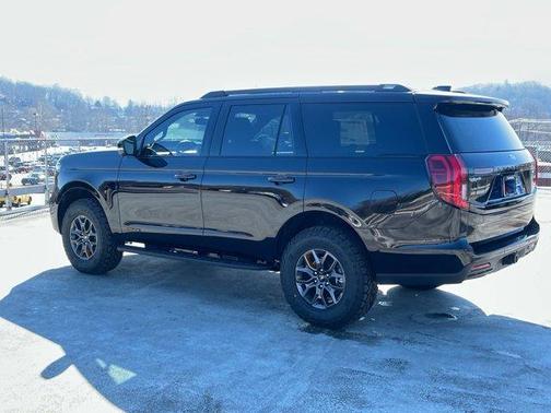 Agate Black Metallic 2026 Ford Expedition Tremor