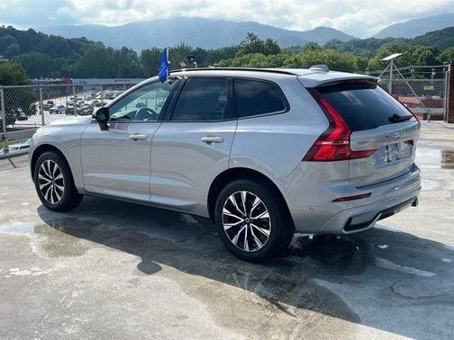Silver 2024 Volvo XC60 B5 Plus Dark Theme