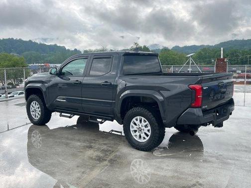 UNDERGROUND 2024 Toyota Tacoma SR5