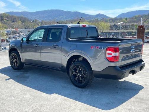 Carbonized Gray Metallic 2023 Ford Maverick Lariat