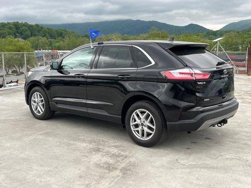 Agate Black Metallic 2023 Ford Edge SEL