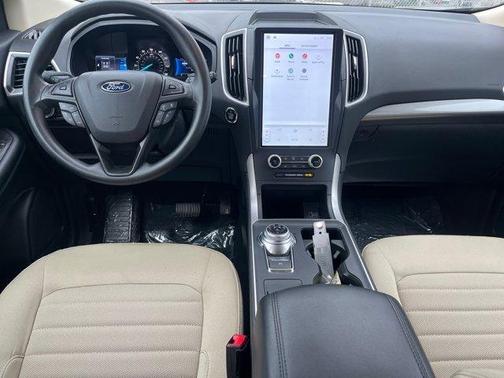 Carbonized Gray Metallic 2024 Ford Edge SE