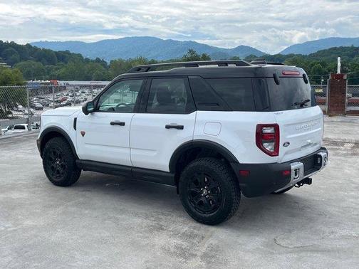 Oxford White 2026 Ford Bronco Sport Badlands