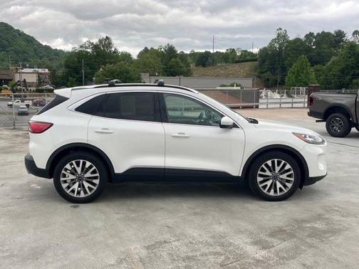 Star White 2022 Ford Escape Titanium Hybrid