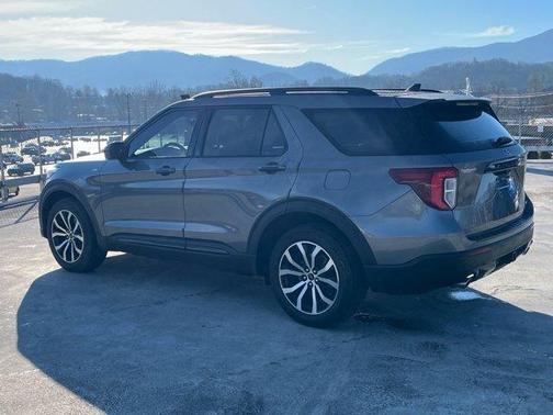 2022 Ford Explorer ST-Line