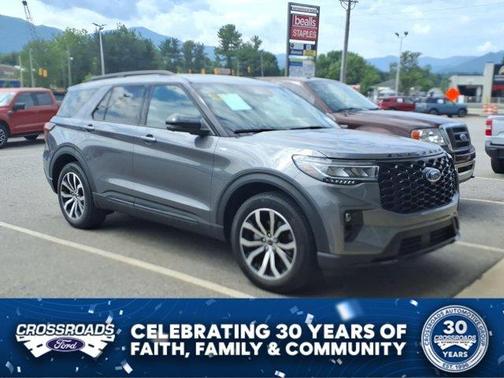 Carbonized Gray Metallic 2025 Ford Explorer ST-Line