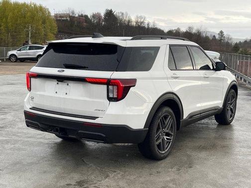 Star White 2026 Ford Explorer ST-Line