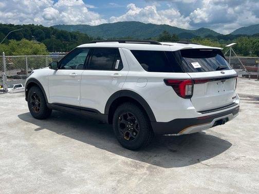 Star White 2026 Ford Explorer Tremor